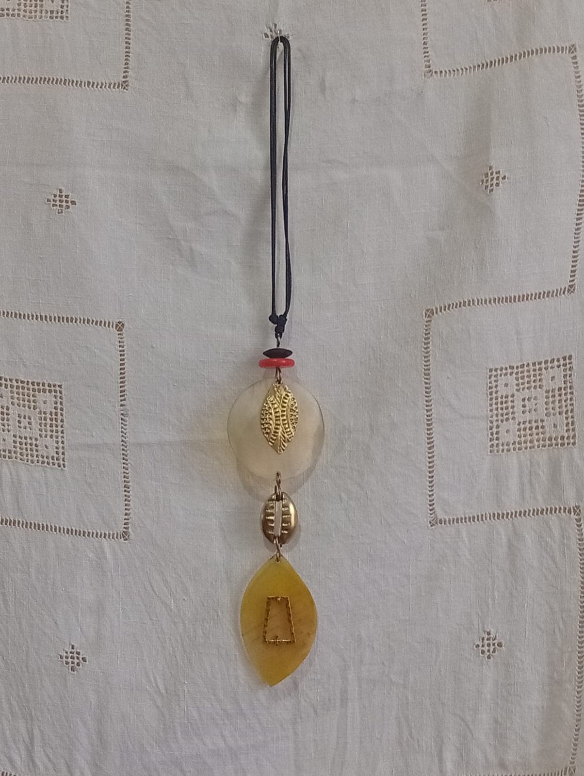 Adjustable string statement necklace